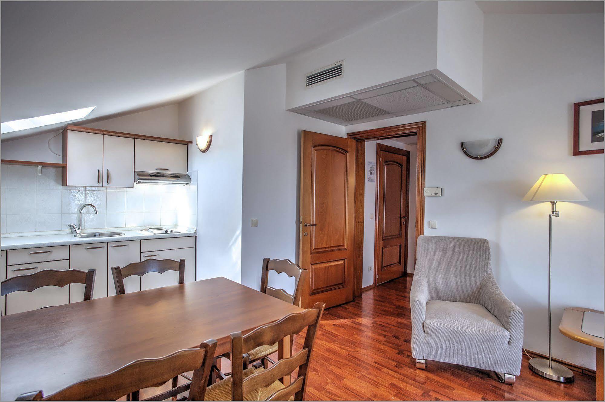 Aparthotel Zaton Zaton  Exteriör bild