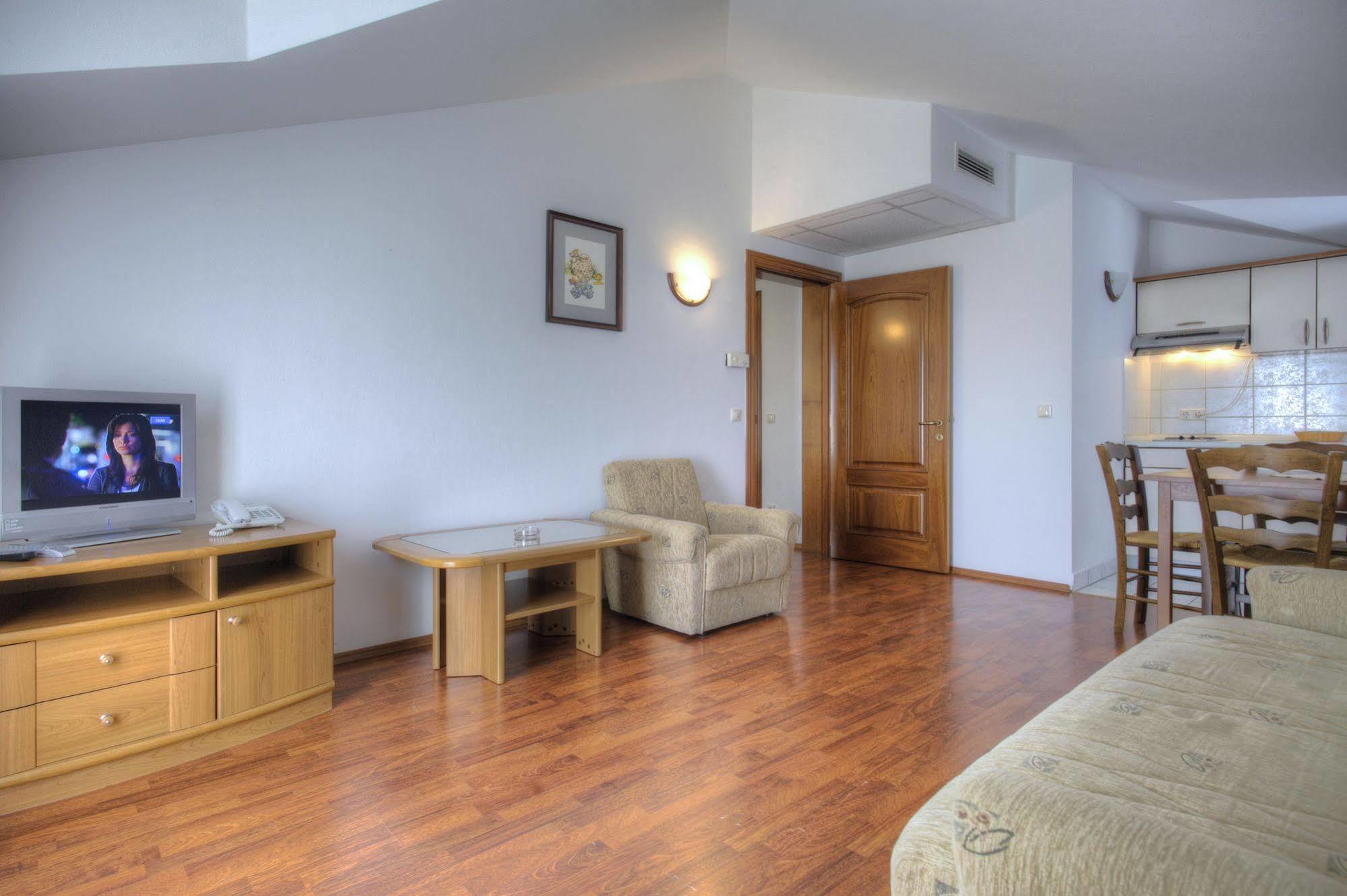 Aparthotel Zaton Zaton  Exteriör bild