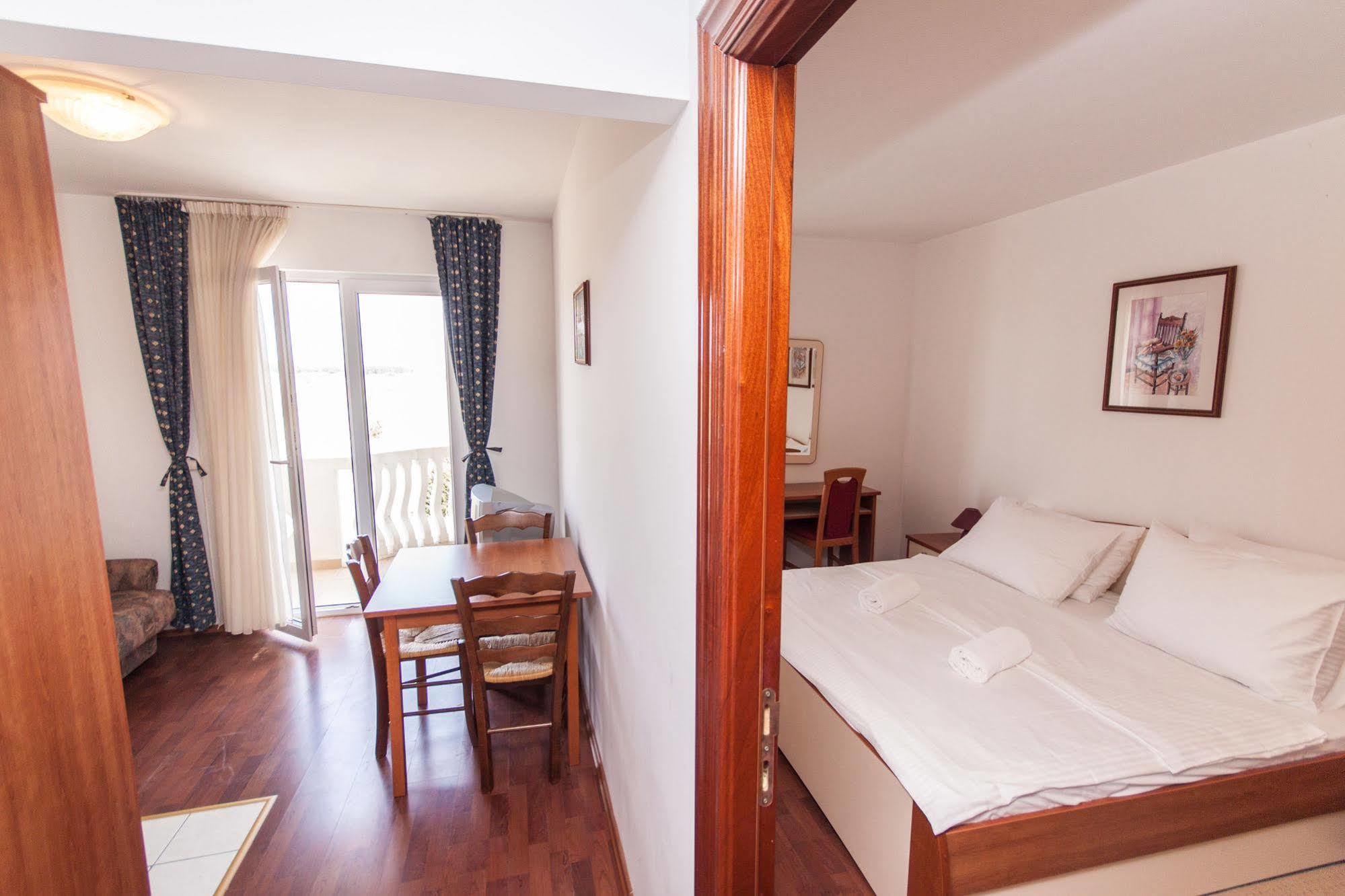 Aparthotel Zaton Zaton  Exteriör bild